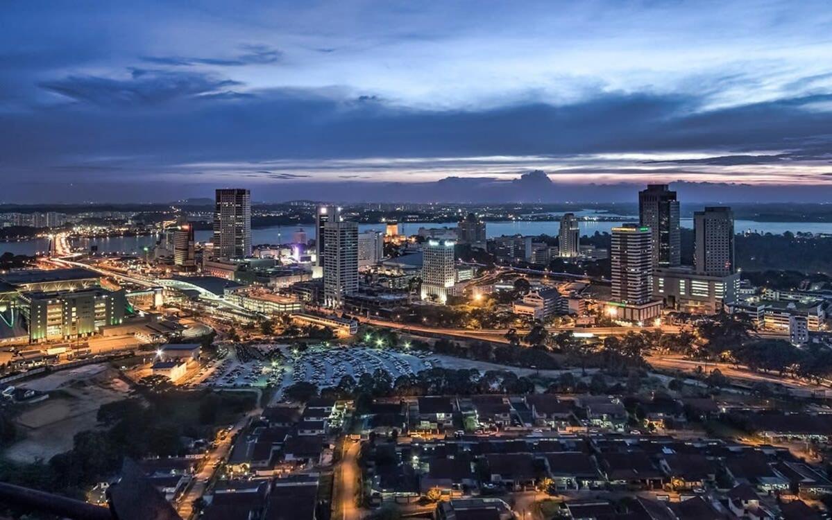 A Stylish High-Floor 2Br Suasana Suites Views Johor Bahru Buitenkant foto