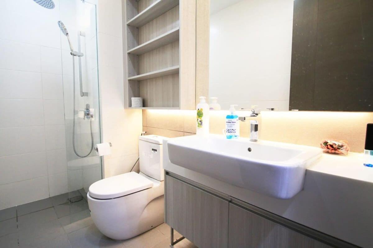 A Stylish High-Floor 2Br Suasana Suites Views Johor Bahru Buitenkant foto