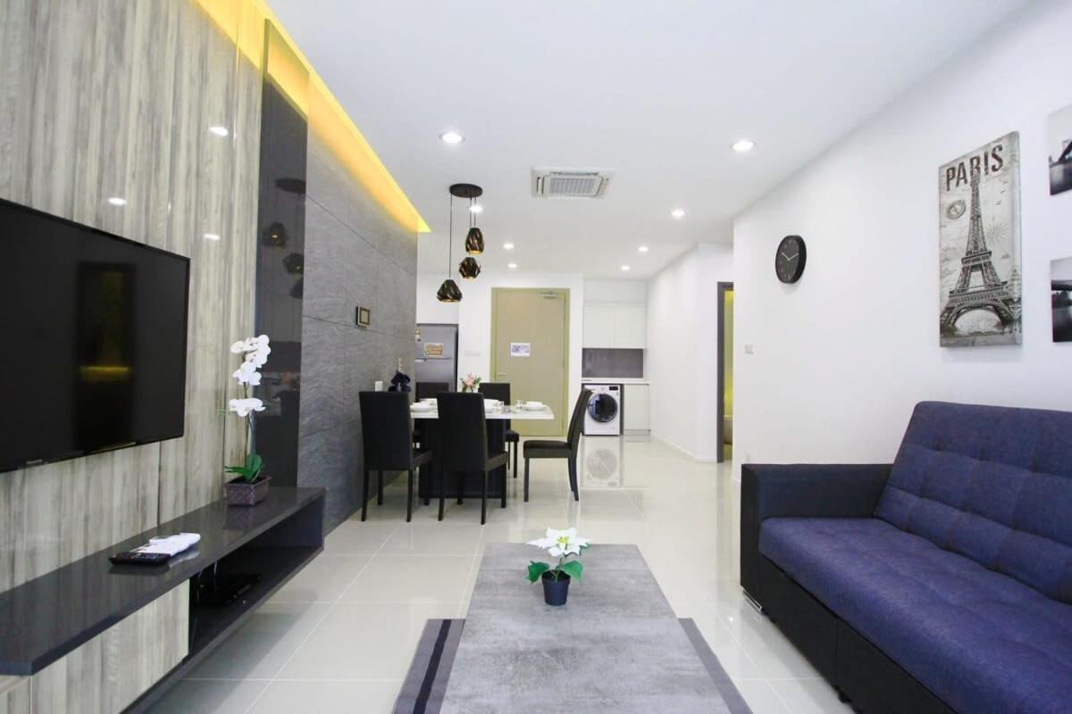 A Stylish High-Floor 2Br Suasana Suites Views Johor Bahru Buitenkant foto