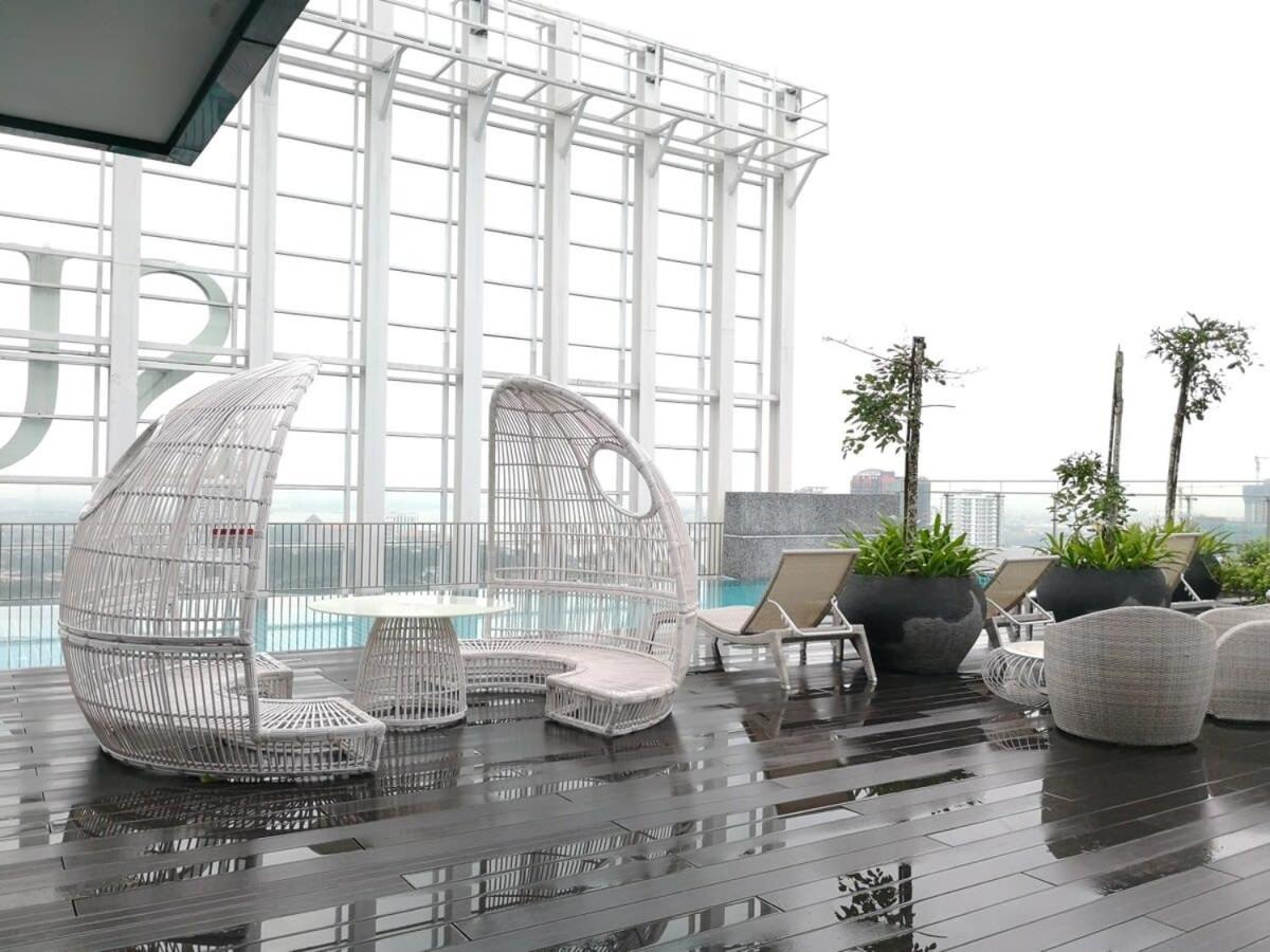 A Stylish High-Floor 2Br Suasana Suites Views Johor Bahru Buitenkant foto