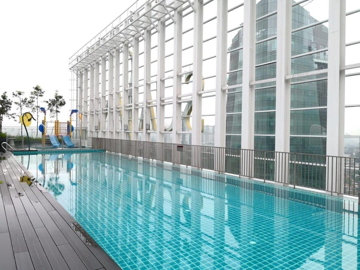 A Stylish High-Floor 2Br Suasana Suites Views Johor Bahru Buitenkant foto
